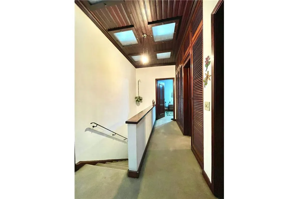 Casa, 4 quartos, 220 m² - Foto 1