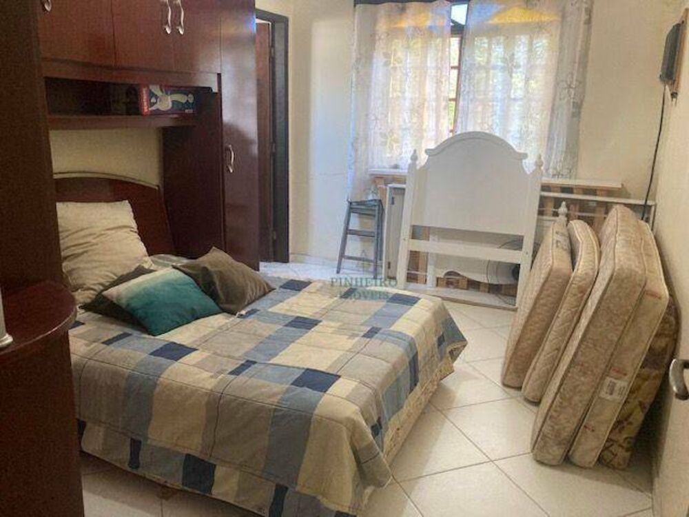 Casa de Condomínio à venda com 4 quartos, 240m² - Foto 3