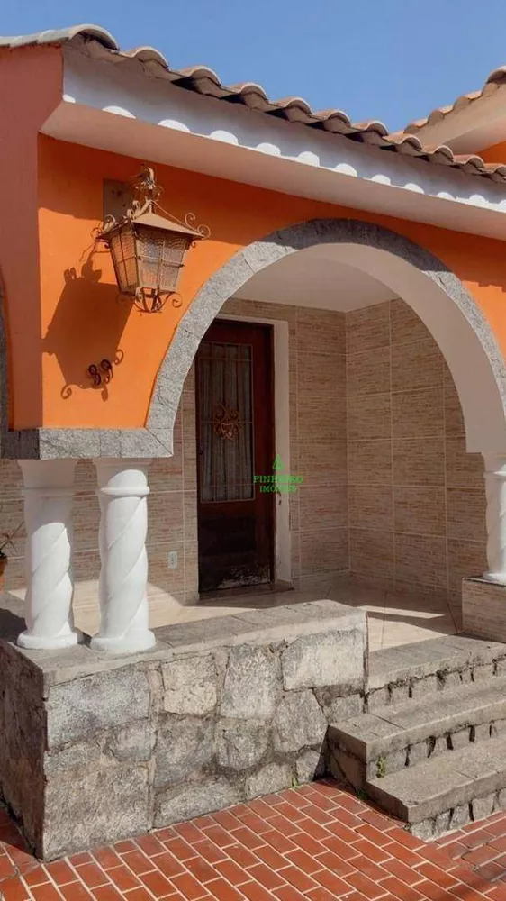 Casa, 3 quartos, 230 m² - Foto 3