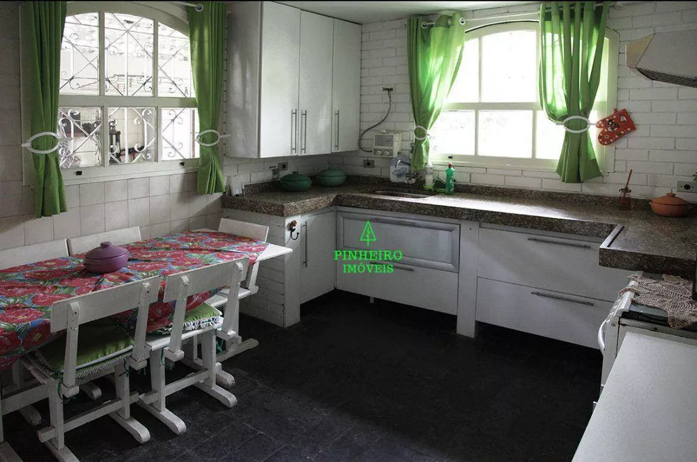 Casa, 3 quartos, 250 m² - Foto 13