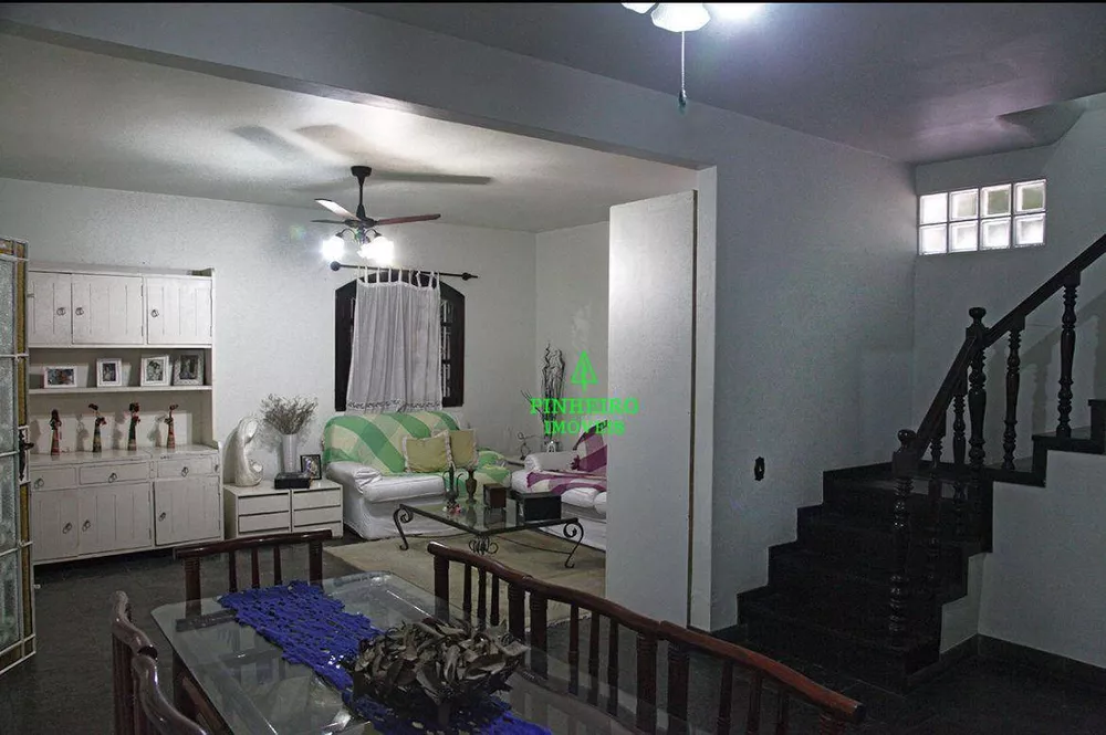 Casa, 3 quartos, 250 m² - Foto 1
