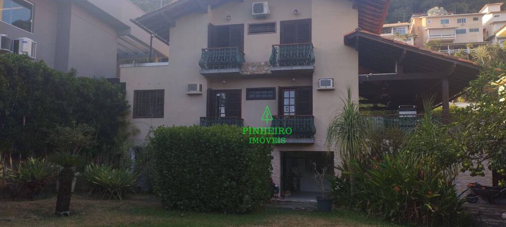 Casa à venda com 3 quartos, 318m² - Foto 1