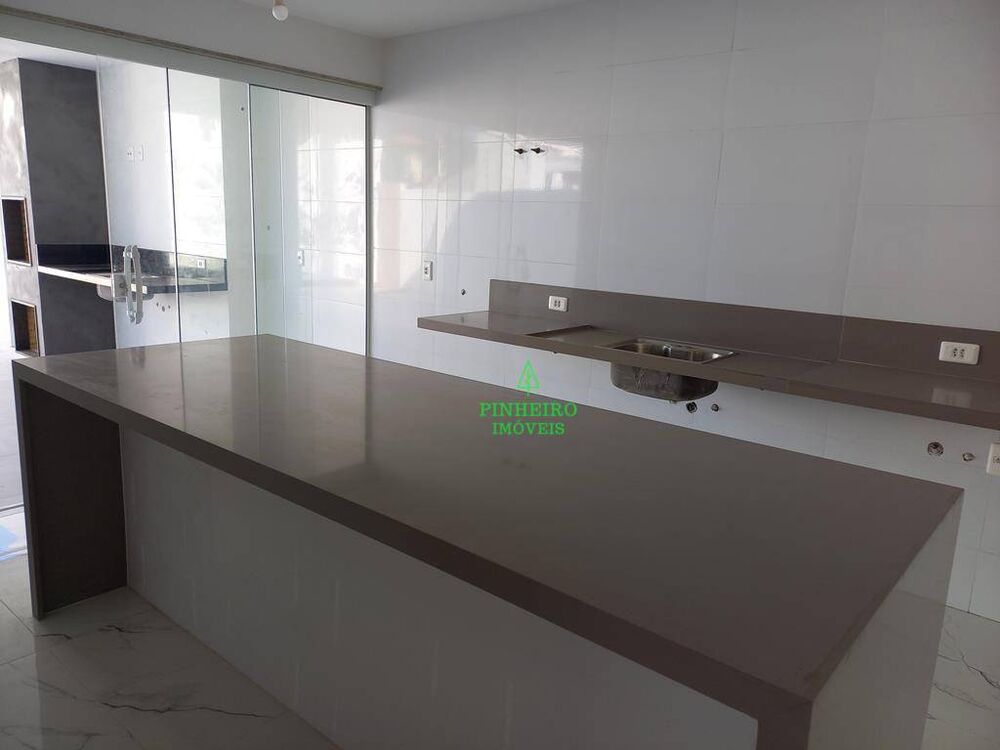 Casa à venda com 4 quartos, 214m² - Foto 7