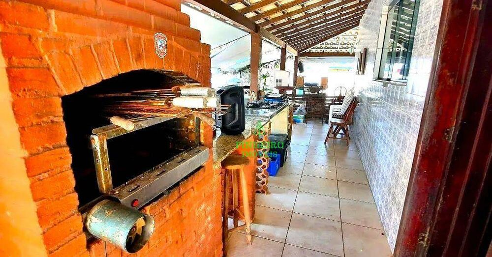 Casa à venda com 2 quartos, 148m² - Foto 2