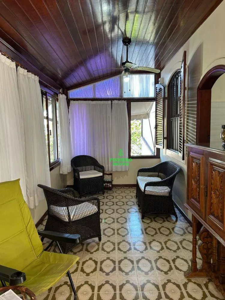 Casa, 4 quartos, 238 m² - Foto 1