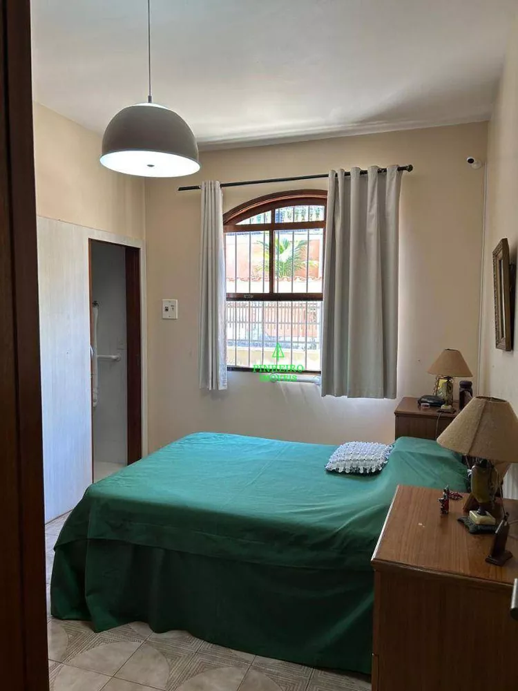 Casa, 4 quartos, 238 m² - Foto 2