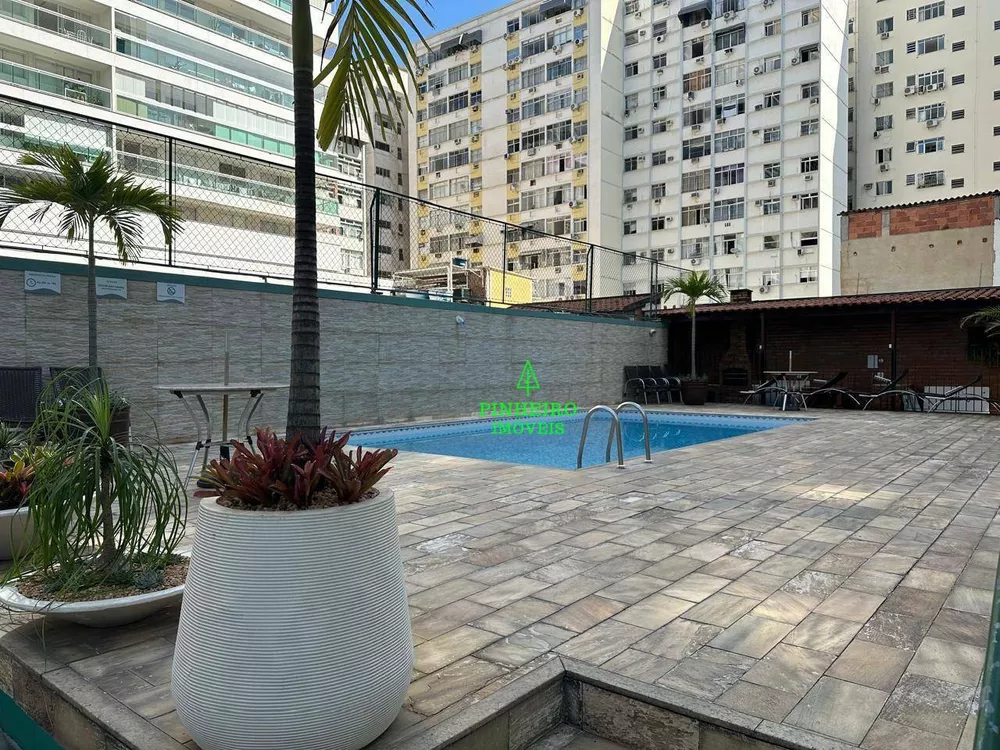 Cobertura, 3 quartos, 240 m² - Foto 2