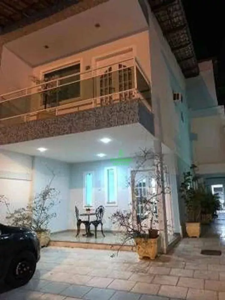 Casa, 4 quartos, 174 m² - Foto 1