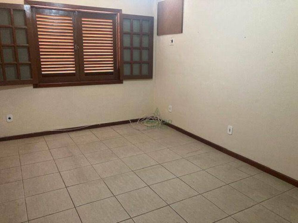 Casa de Condomínio à venda com 4 quartos, 287m² - Foto 4