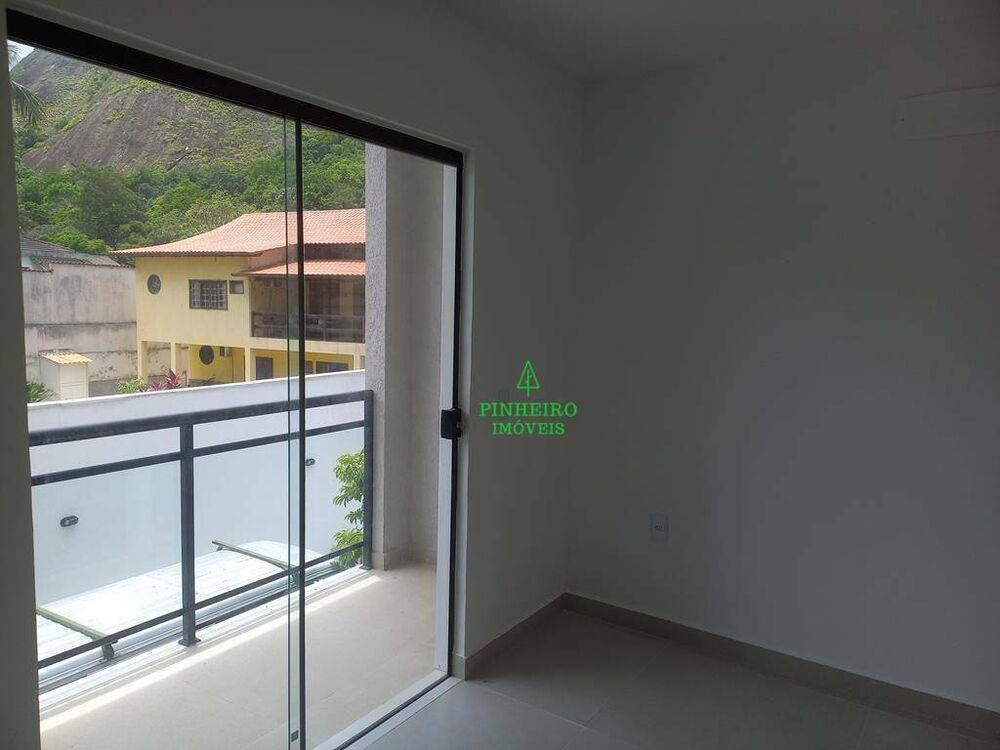 Casa à venda com 3 quartos, 202m² - Foto 2