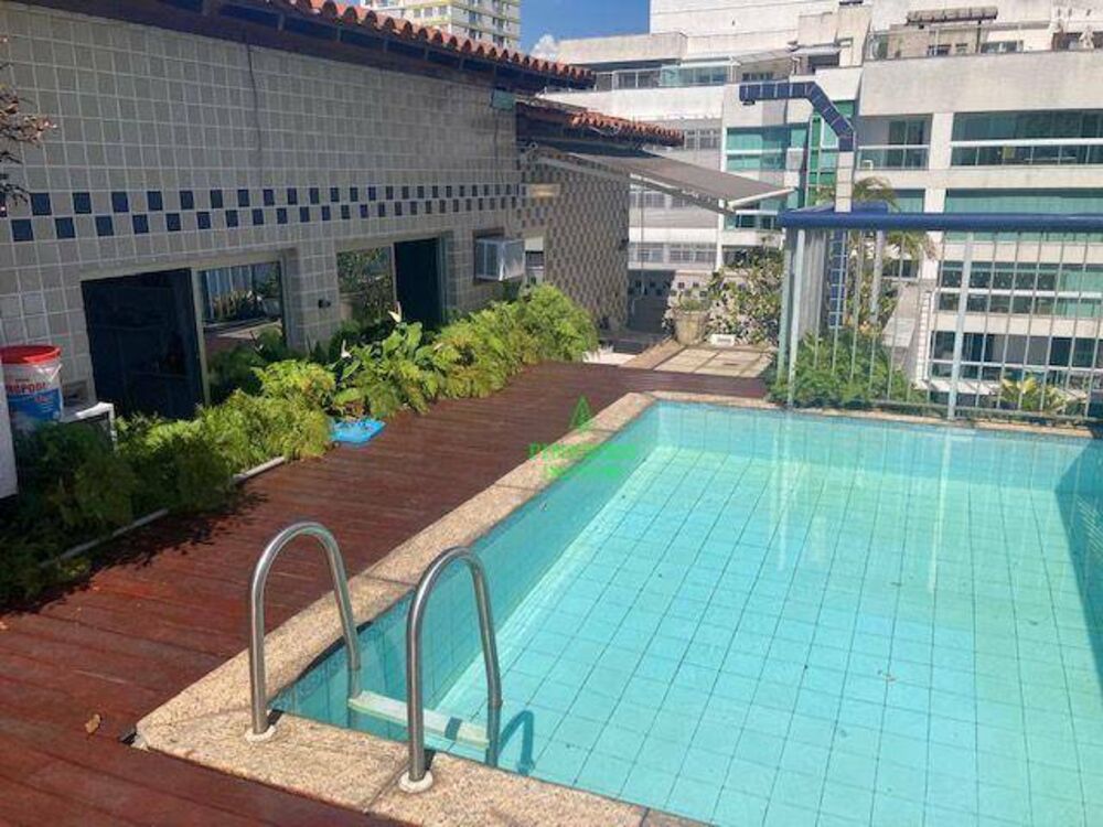 Cobertura, 3 quartos, 225 m² - Foto 2