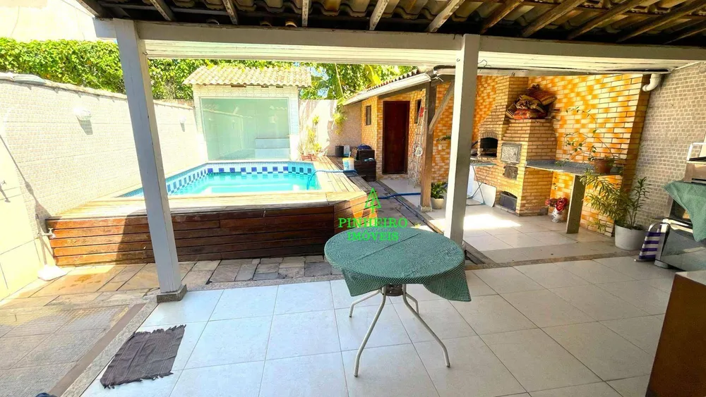 Casa, 3 quartos, 240 m² - Foto 1