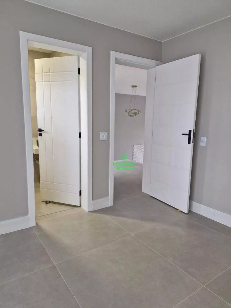 Casa, 4 quartos, 263 m² - Foto 4