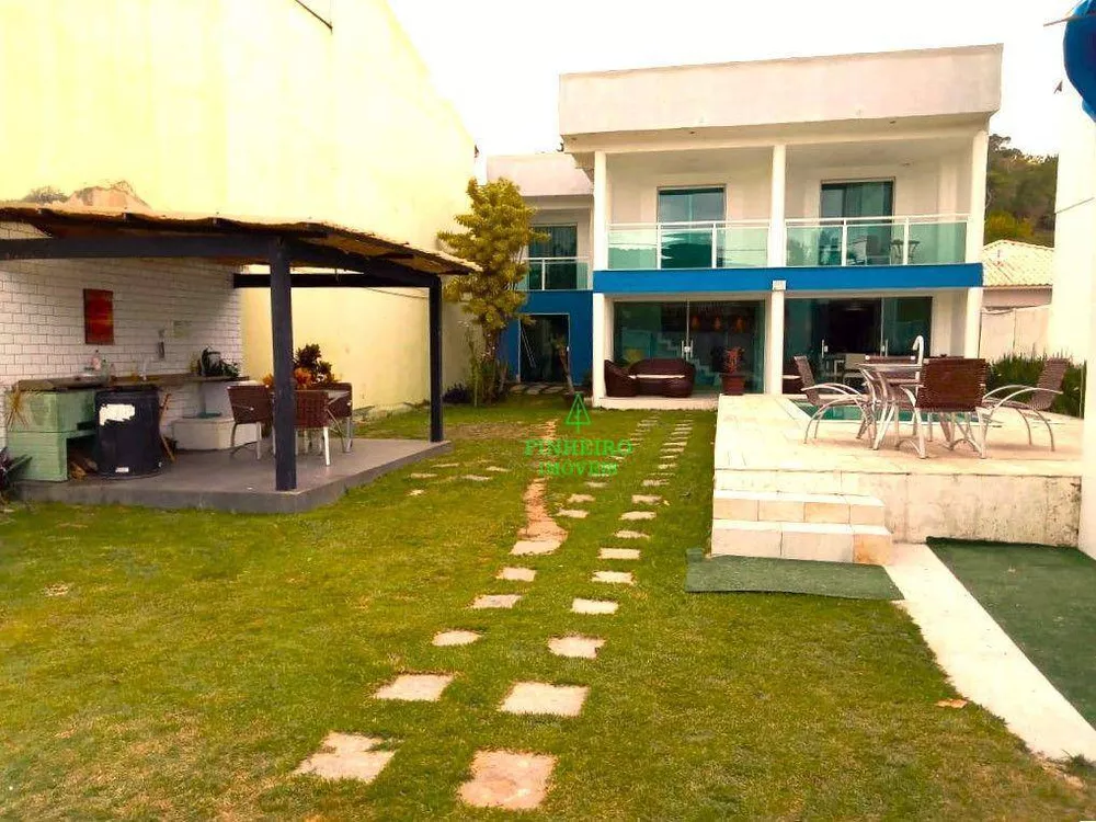 Casa, 3 quartos, 226 m² - Foto 1