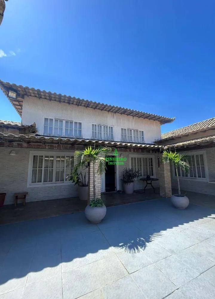 Casa, 3 quartos, 218 m² - Foto 1