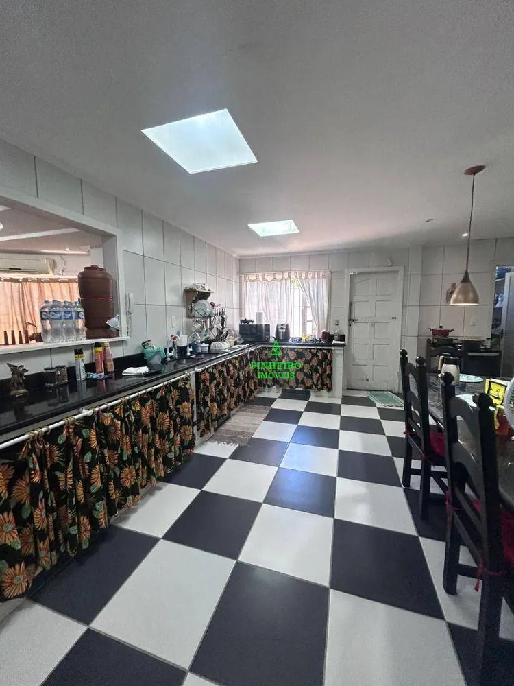 Casa, 3 quartos, 218 m² - Foto 7