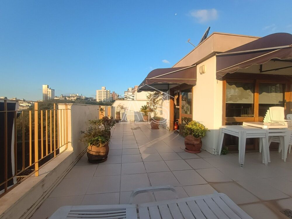 Cobertura à venda com 4 quartos, 300m² - Foto 1
