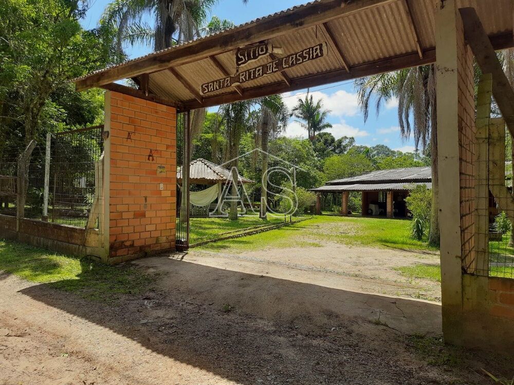 Chácara à venda com 6 quartos, 348m² - Foto 1