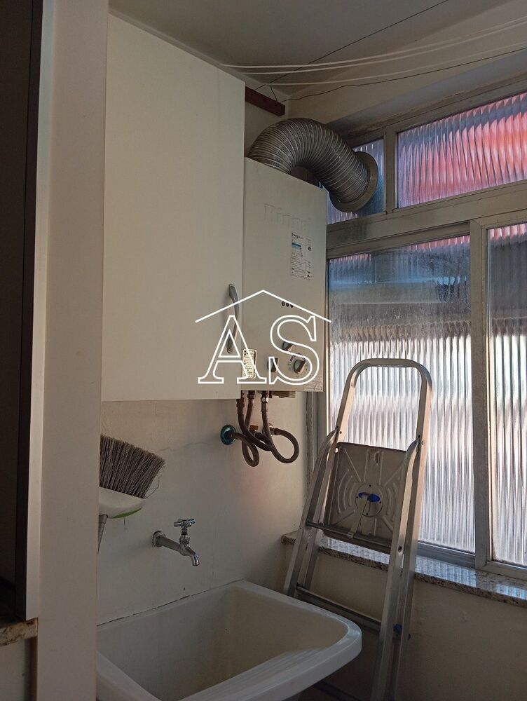 Apartamento à venda com 2 quartos, 70m² - Foto 3