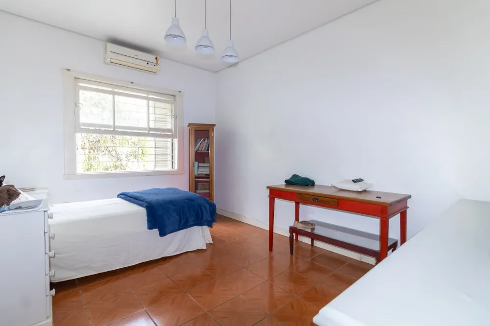 Casa, 5 quartos, 230 m² - Foto 1