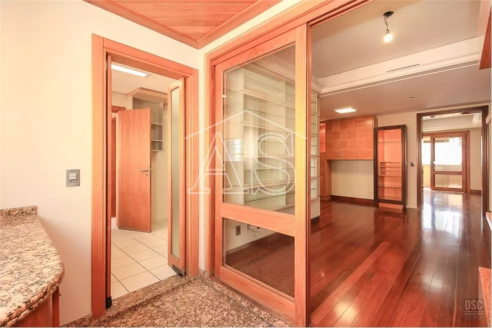 Apartamento à venda com 4 quartos, 211m² - Foto 3