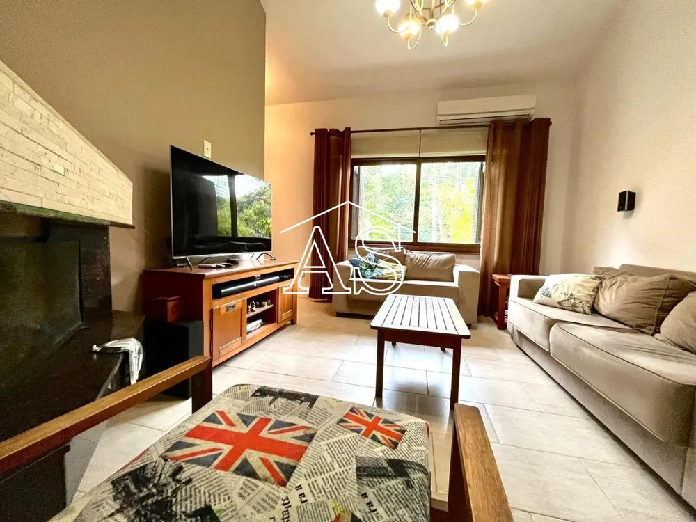 Casa, 5 quartos, 195 m² - Foto 1