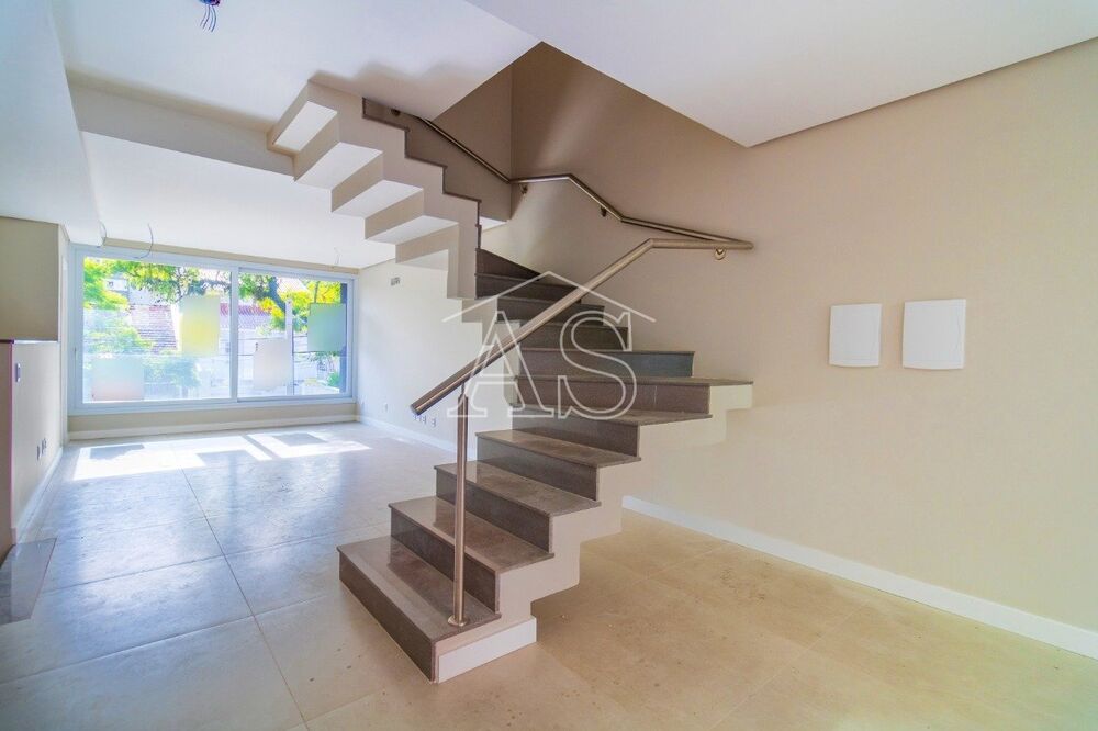 Casa à venda com 3 quartos, 203m² - Foto 2