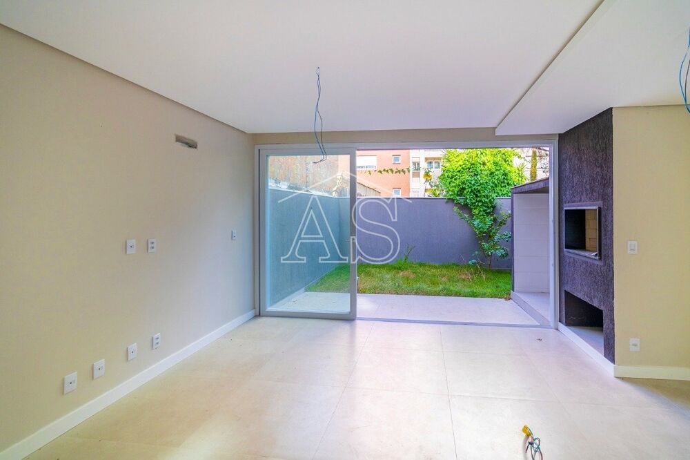 Casa à venda com 3 quartos, 203m² - Foto 4