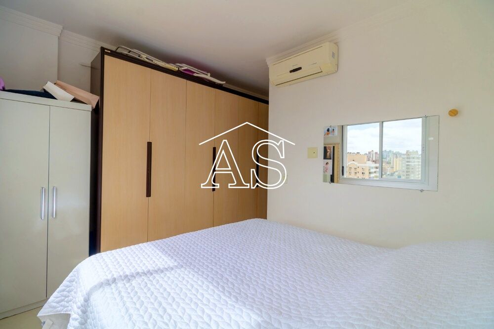 Apartamento à venda com 2 quartos, 68m² - Foto 4