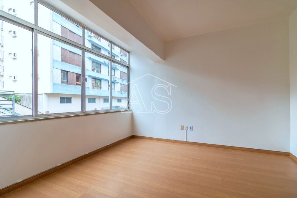 Apartamento à venda com 3 quartos, 112m² - Foto 1