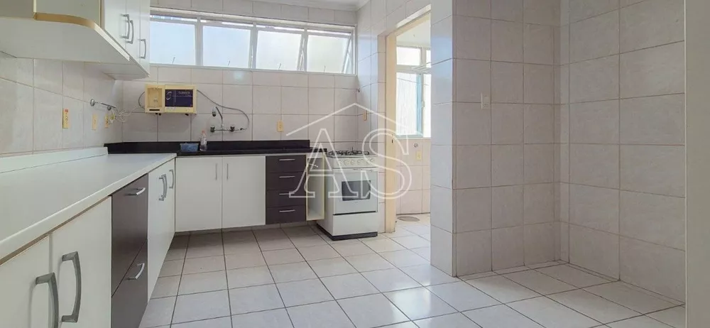 Apartamento à venda com 3 quartos, 114m² - Foto 3