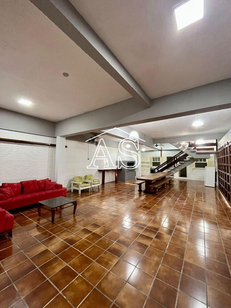Casa à venda com 9 quartos, 381m² - Foto 11
