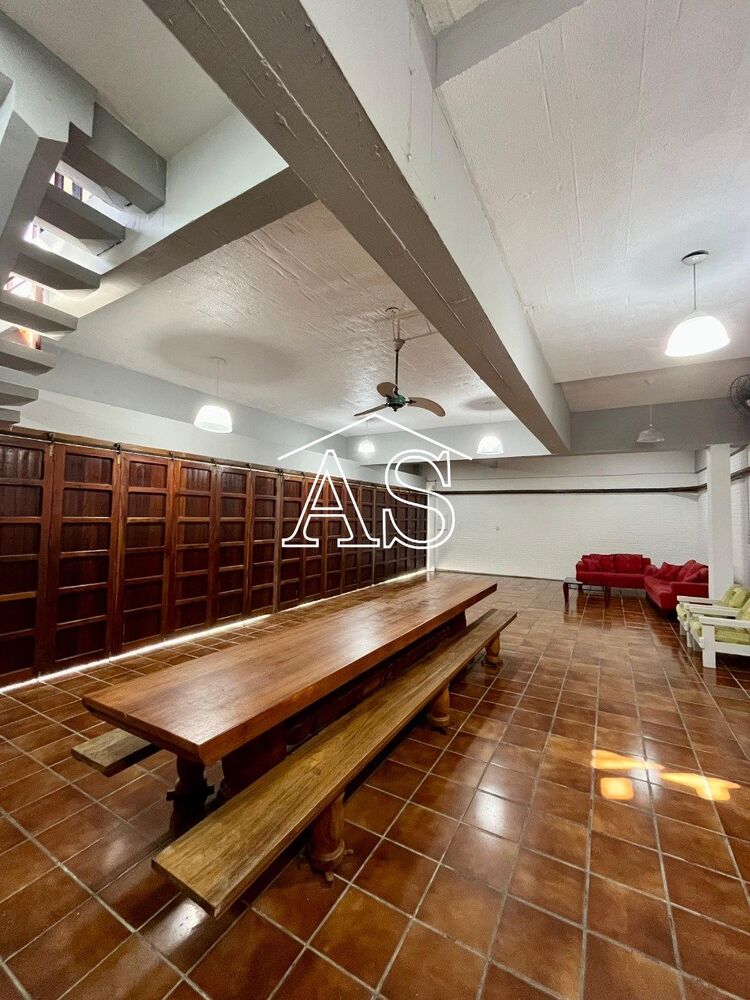 Casa à venda com 9 quartos, 381m² - Foto 6