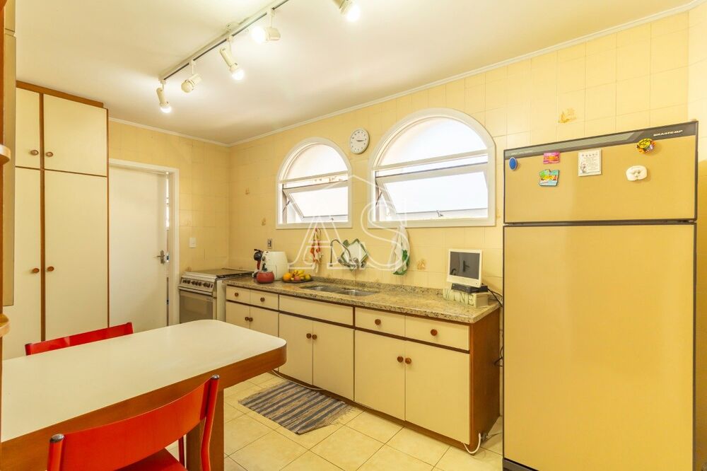 Apartamento à venda com 3 quartos, 121m² - Foto 9