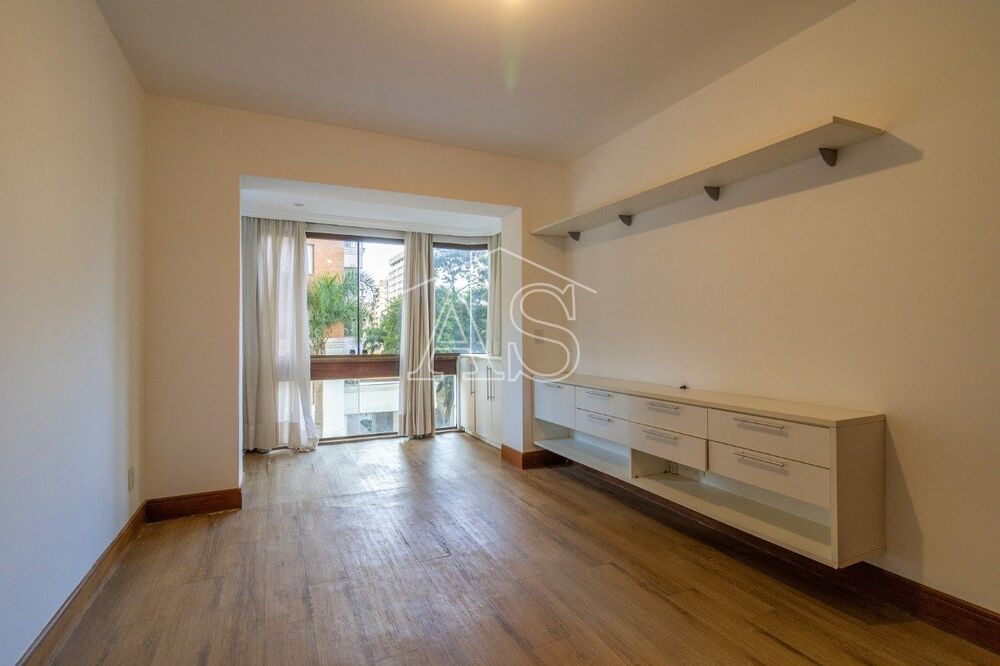 Apartamento à venda com 3 quartos, 146m² - Foto 2