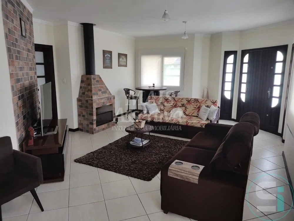 Casa, 3 quartos, 204 m² - Foto 2
