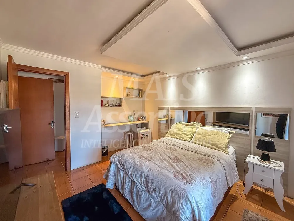 Casa, 4 quartos, 250 m² - Foto 4