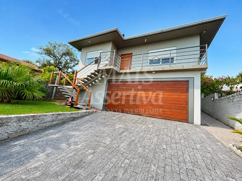 Casa, 3 quartos, 233 m² - Foto 1