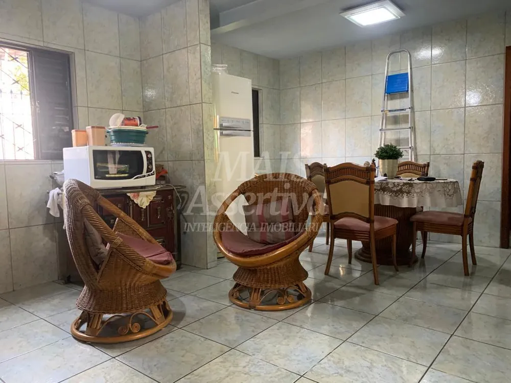 Casa, 3 quartos, 237 m² - Foto 1