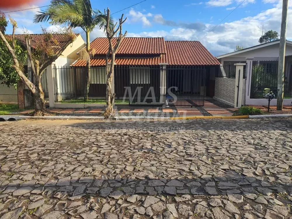 Casa, 4 quartos, 250 m² - Foto 1