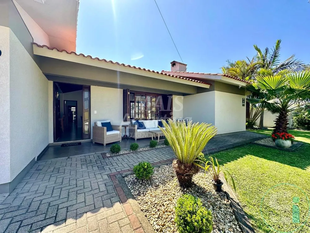 Casa, 4 quartos, 171 m² - Foto 1