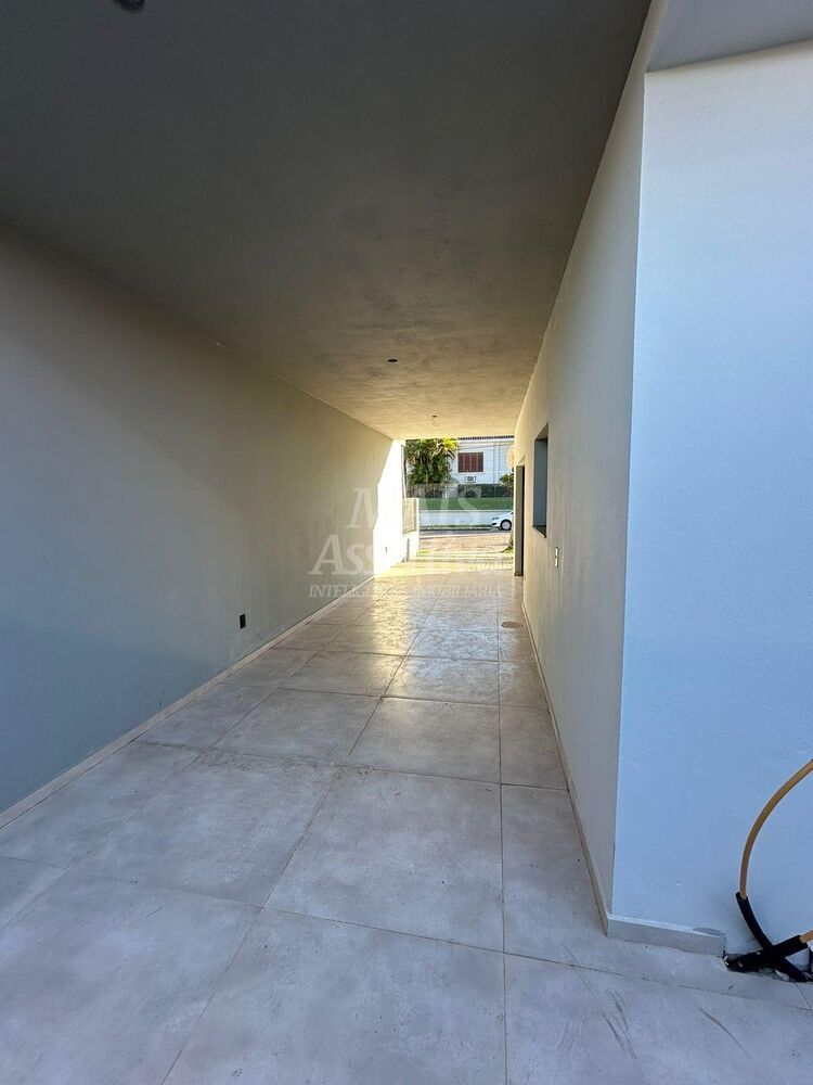 Casa à venda com 3 quartos, 116m² - Foto 2