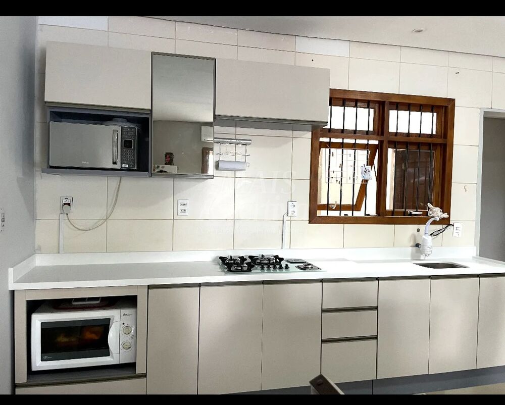 Casa à venda com 4 quartos, 120m² - Foto 3