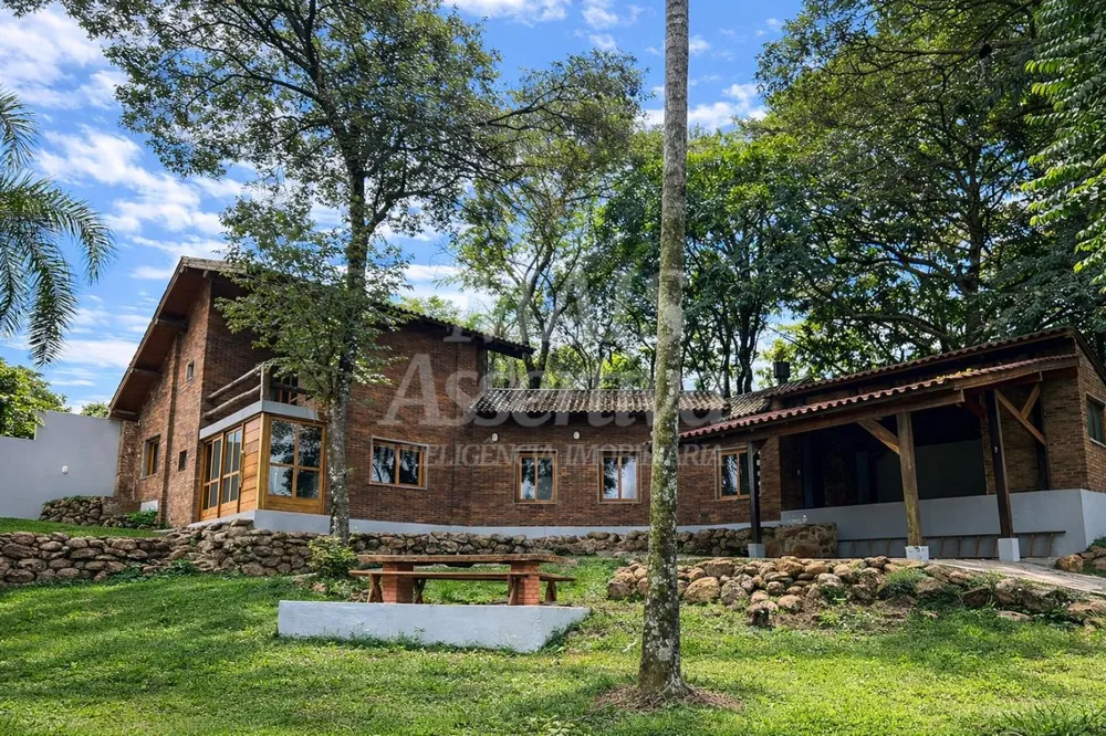 Casa, 3 quartos, 250 m² - Foto 1