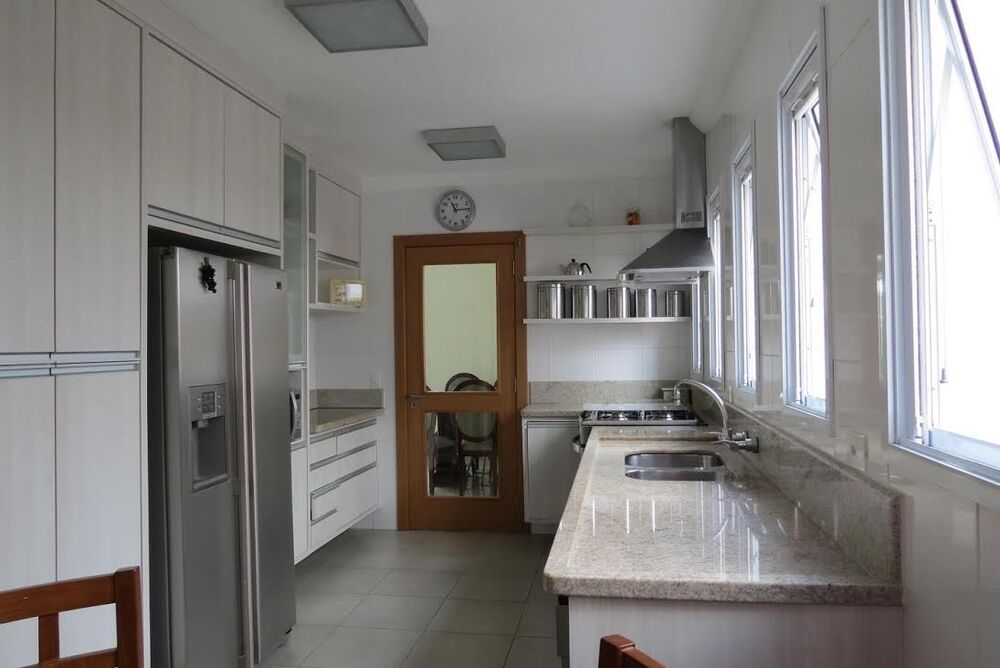 Casa, 4 quartos, 326 m² - Foto 1