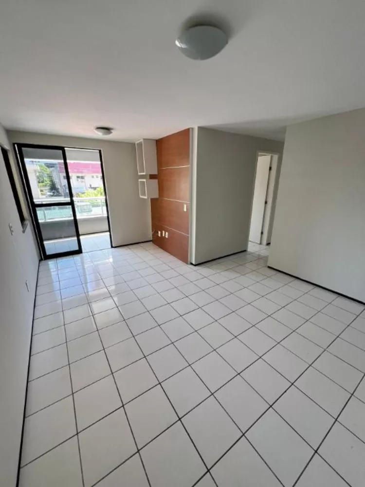 Apartamento à venda com 3 quartos, 70m² - Foto 2