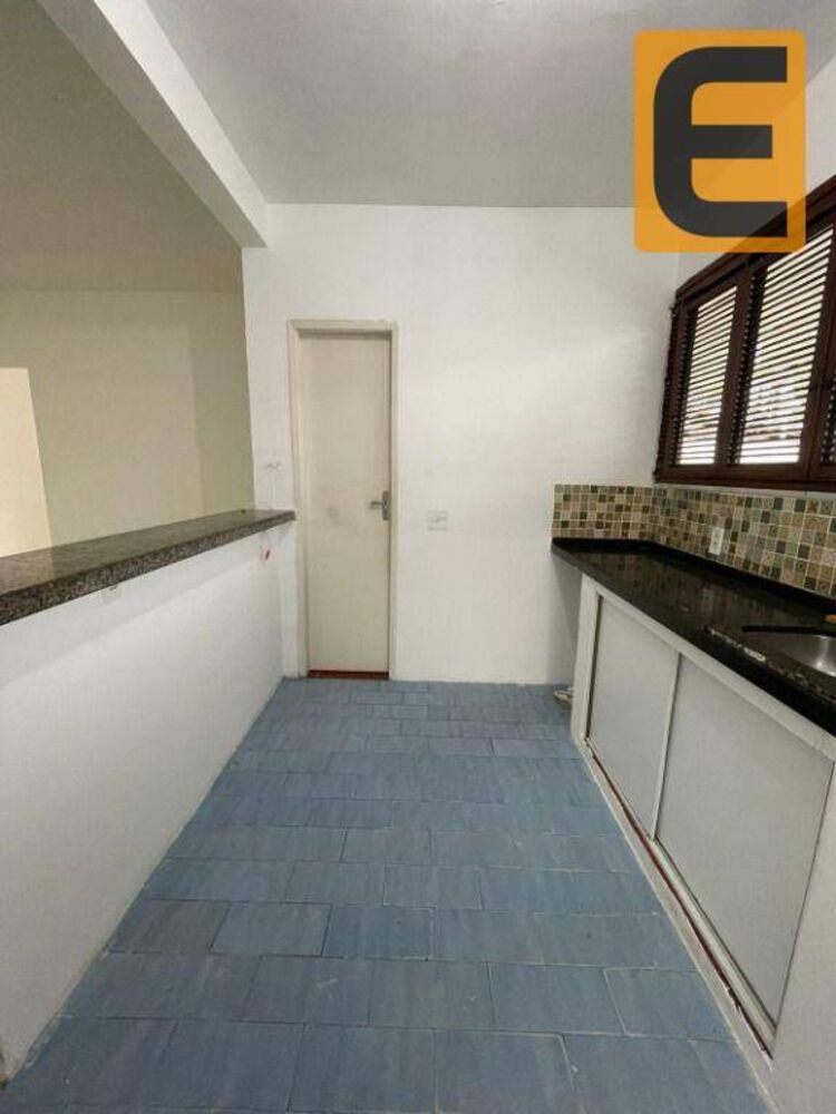 Casa à venda com 3 quartos, 226m² - Foto 6