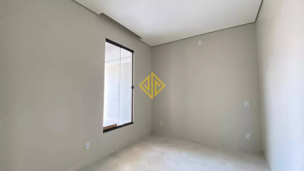 Casa à venda com 2 quartos, 103m² - Foto 5