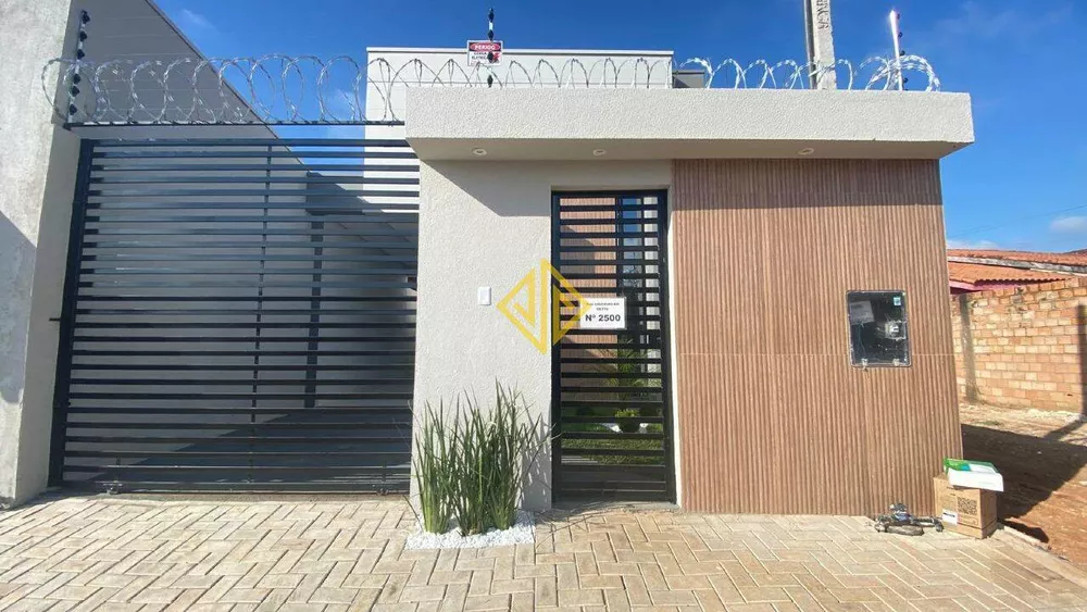 Casa à venda com 2 quartos, 103m² - Foto 1