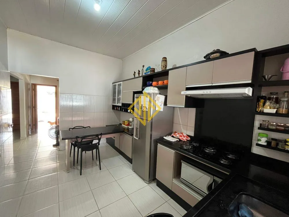 Casa, 3 quartos, 175 m² - Foto 1